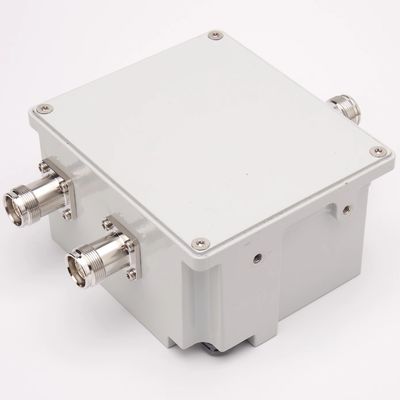 4.3-10 F Интерфейс Двухдиапазонный низкопимный комбинатор 380-960 1710-2700 МГц Двухдиапазонное покрытие