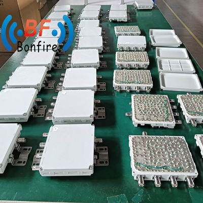 4.3-10f DIN-F 1710-2700MHz 4 портовый низкоприводный RF Quad-Band Combiner RF Quadplexer 2,630 кг