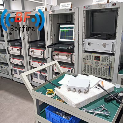 Топволны 1710-2700 МГц RF низкий Pim Quadplexer DIN Женщина -155dbc Quad-Band Combiner Серый