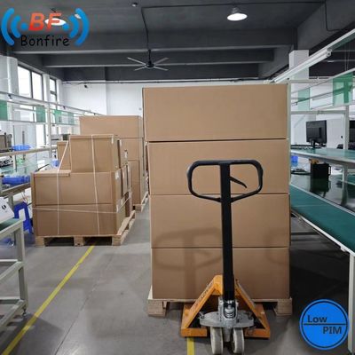 20 дБИ двойная поляризованная 2X2 MIMO корпус патч панель 5,8 ГГц Антенна для 698-4000 МГц