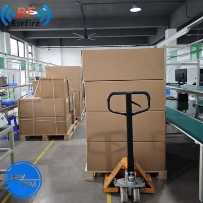 698-806 806-960 МГц 5g VHF Indoor Das Omni Ceiling Mount Antenna для Ibs/Pdas