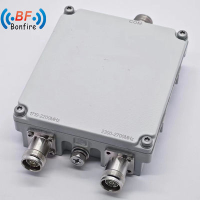 Нижний пим Quadplexer Комбинатор Triplexer RF Diplexer IP65 200W Quad Band для внутреннего / наружного использования