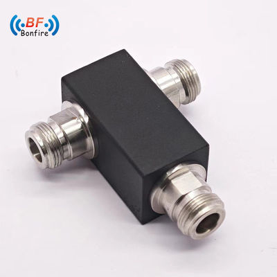 Низкая потеря вставки Низкая Vswr 5000-6000MHz 50W 2 Way Power Splitter N Женщина IP60 для Ibs/Das