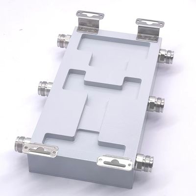 Внутренний/внешний IP65 3 в 3 с гибридной комбинацией 698-3800MHz 4.3-10-F HCXXXXXXX