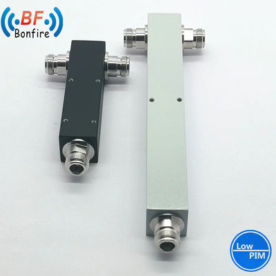698-4000 МГц 300 Н Женский тип соединителя 2 Way Round Cavity RF Power Splitter в сером цвете