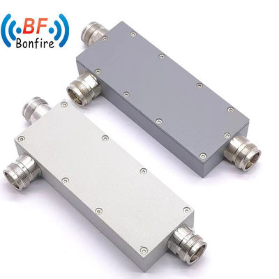 698MHz-3800MHz Диапазон частот 300W 0.44dB Низкая потеря вставки Пустота направленный соединитель