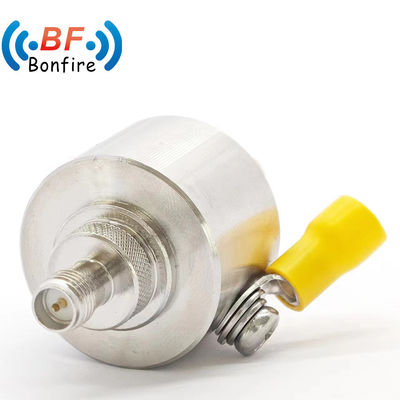 RF Lightning Arrester Dual Female F Jack to F Jack Коаксиальный защитник от приливов кабеля 698-3800MHz Внутренний / наружный IP65
