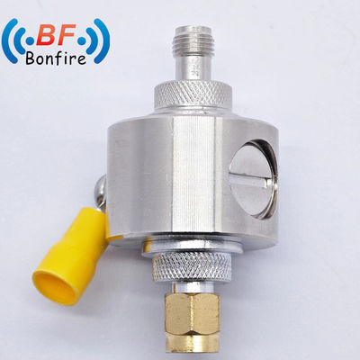 RF Lightning Arrester Dual Female F Jack to F Jack Коаксиальный защитник от приливов кабеля 698-3800MHz Внутренний / наружный IP65