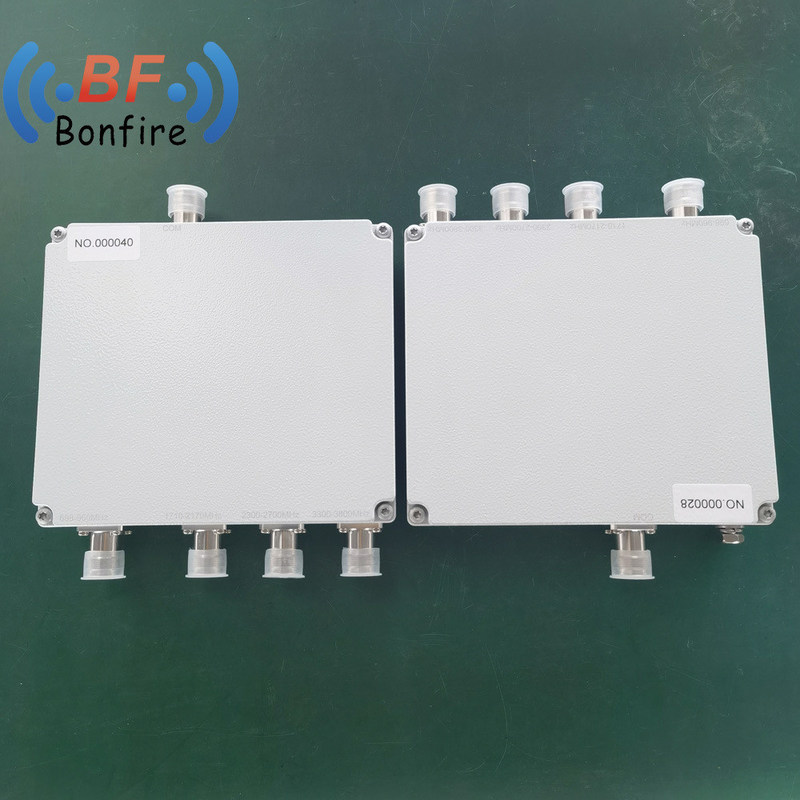 IP67 Квадплексер 698-960/1710-2170/2300-2700/3300-3800 МГц с 4,3-10 женским разъемом