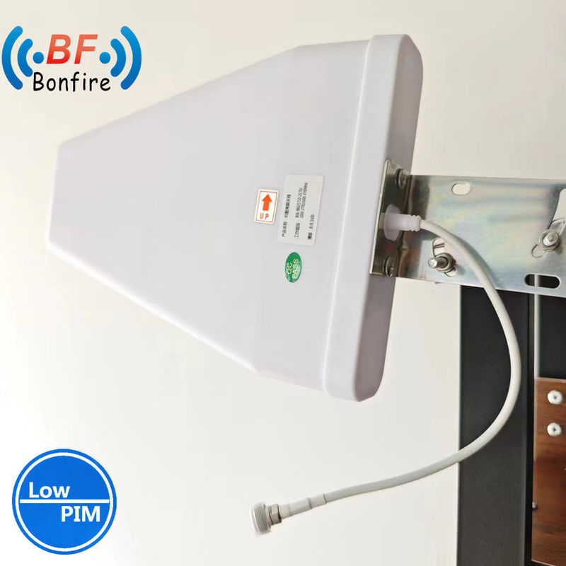 Белая крытая антенна с высокой скоростью VHF 698-4000MHz с сильным приемом