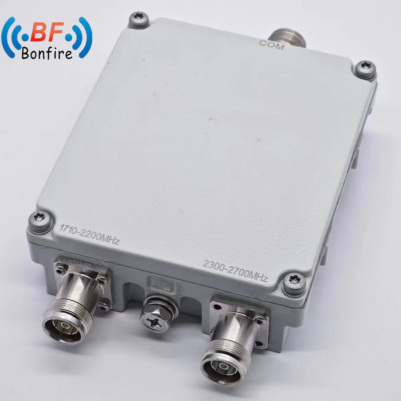 Нижний пим Quadplexer Комбинатор Triplexer RF Diplexer IP65 200W Quad Band для внутреннего / наружного использования